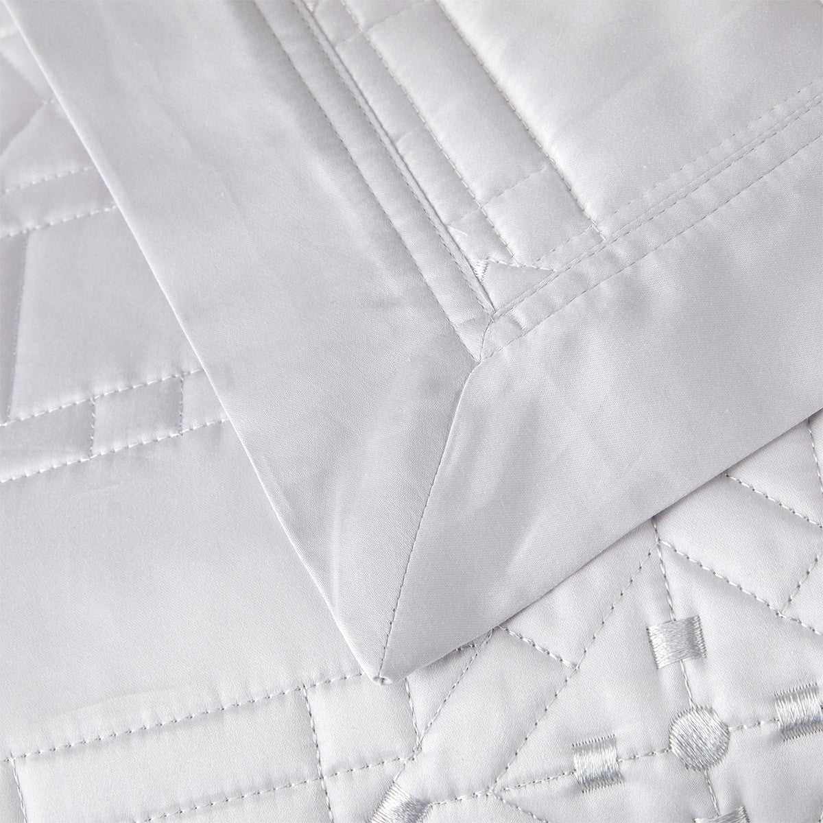 Allure Coverlet by Yves Delorme 4