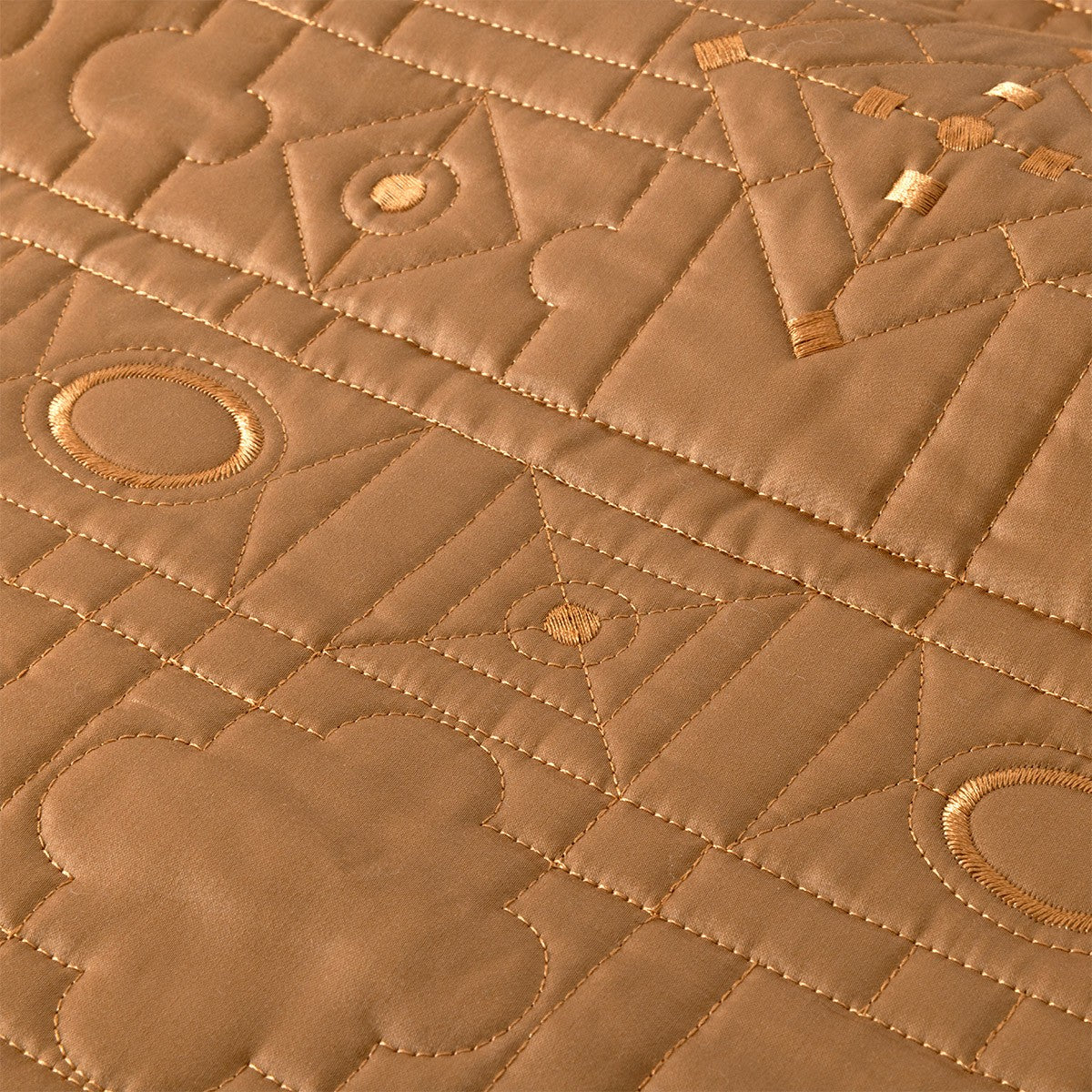 Allure Coverlet by Yves Delorme 8