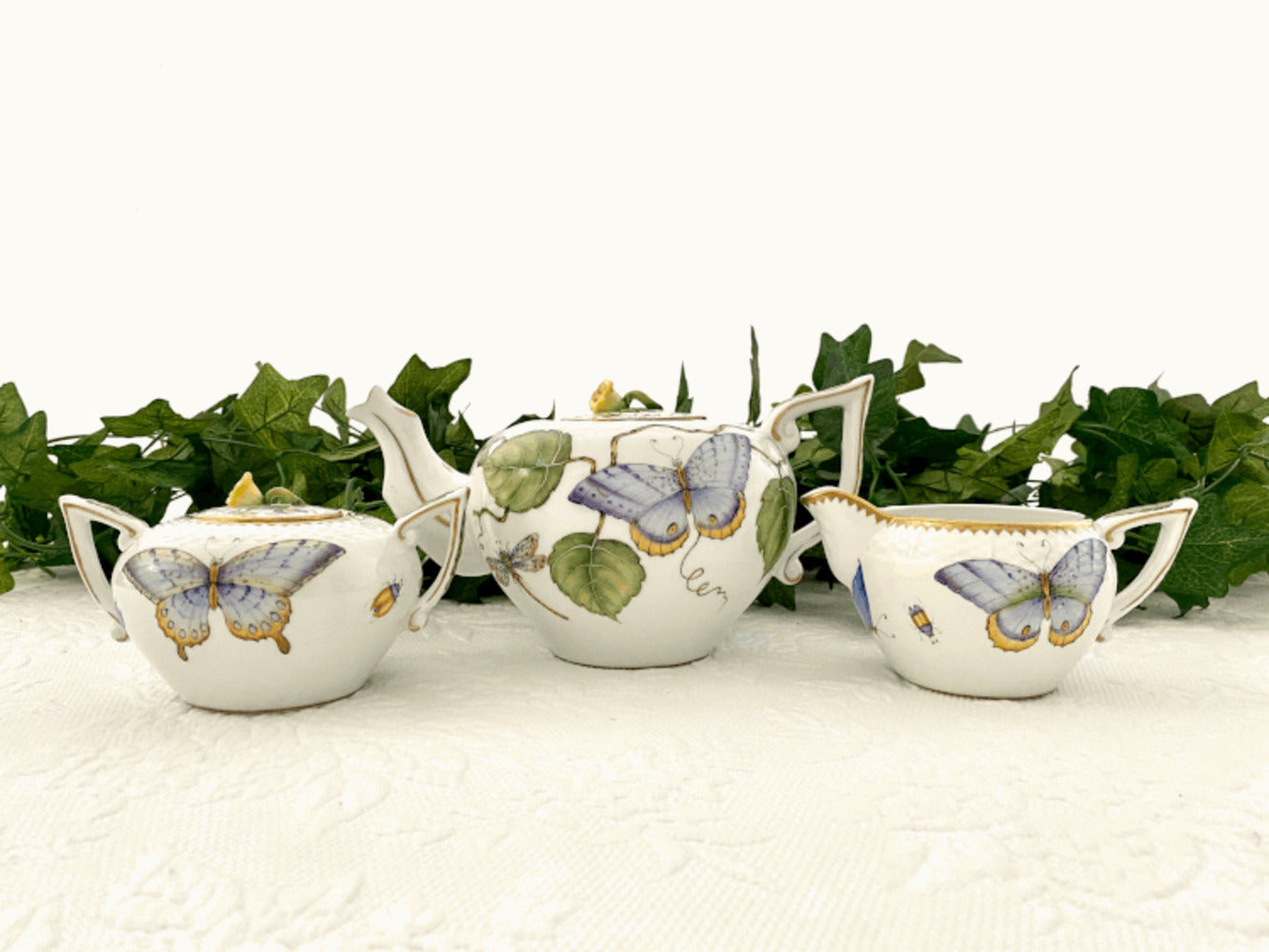 AW109 - 3 Piece Tea Set by Anna Weatherley 1