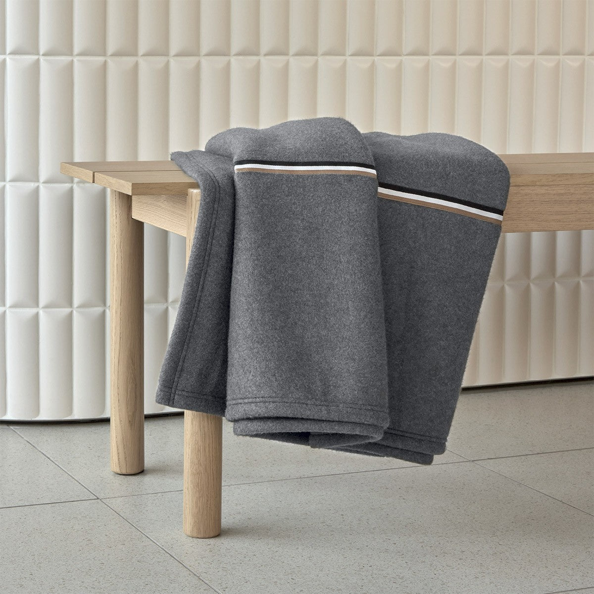 B Linea Fleece Throw by Yves Delorme 7