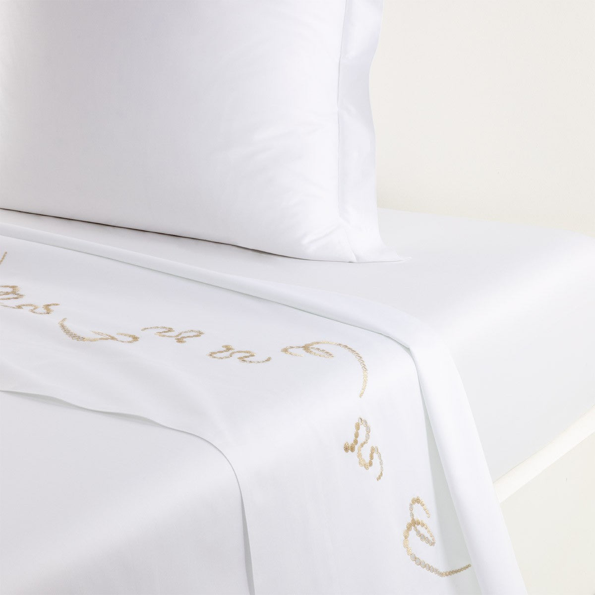 Ballet Bed Collections by Yves Delorme 9