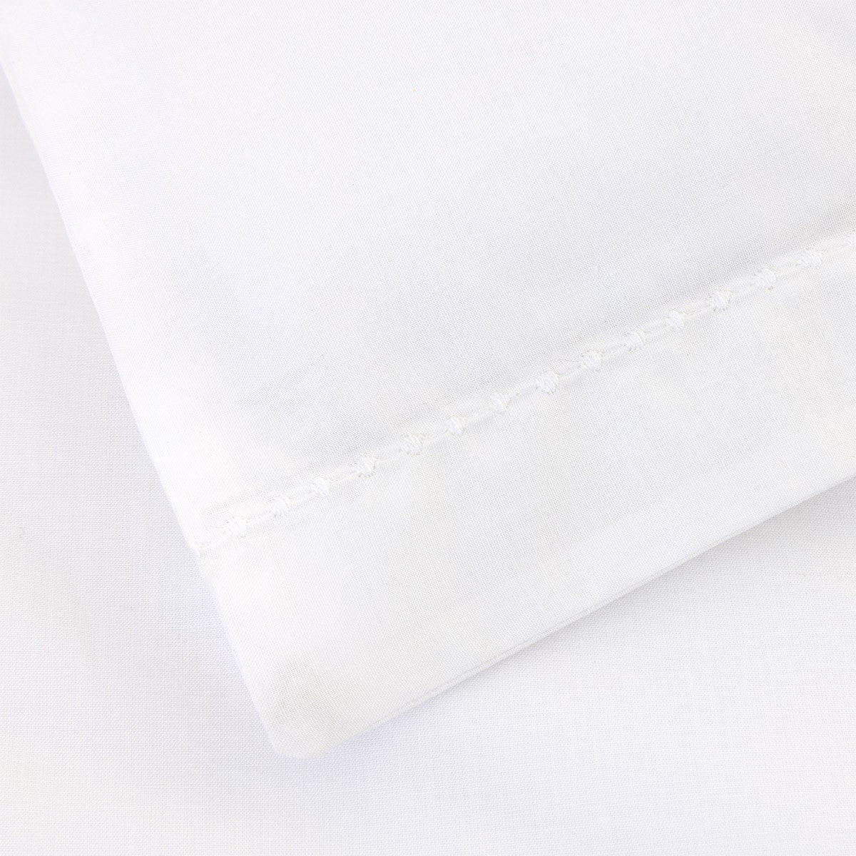 Batiste Bed Collections by Yves Delorme 1