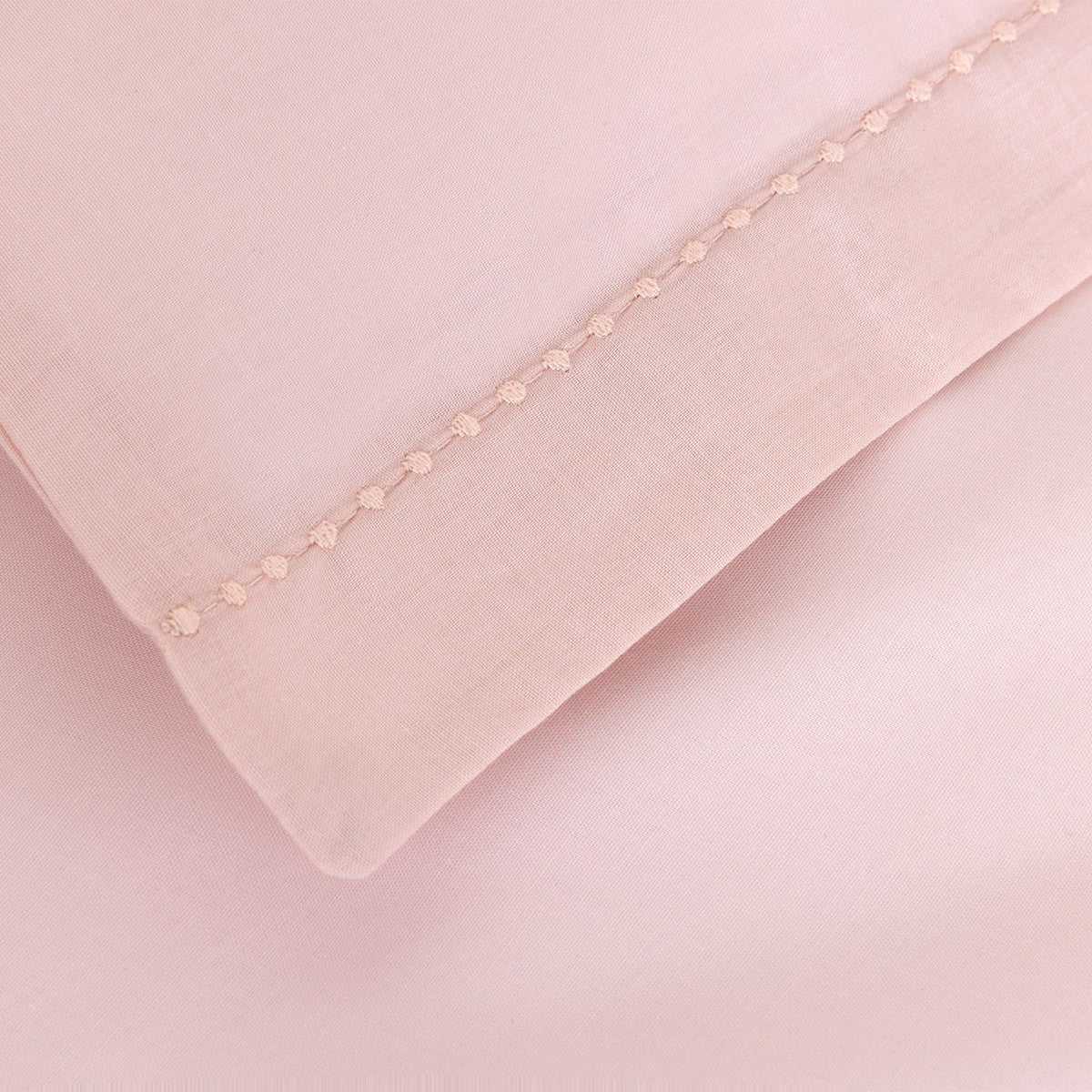 Batiste Bed Collections by Yves Delorme 21