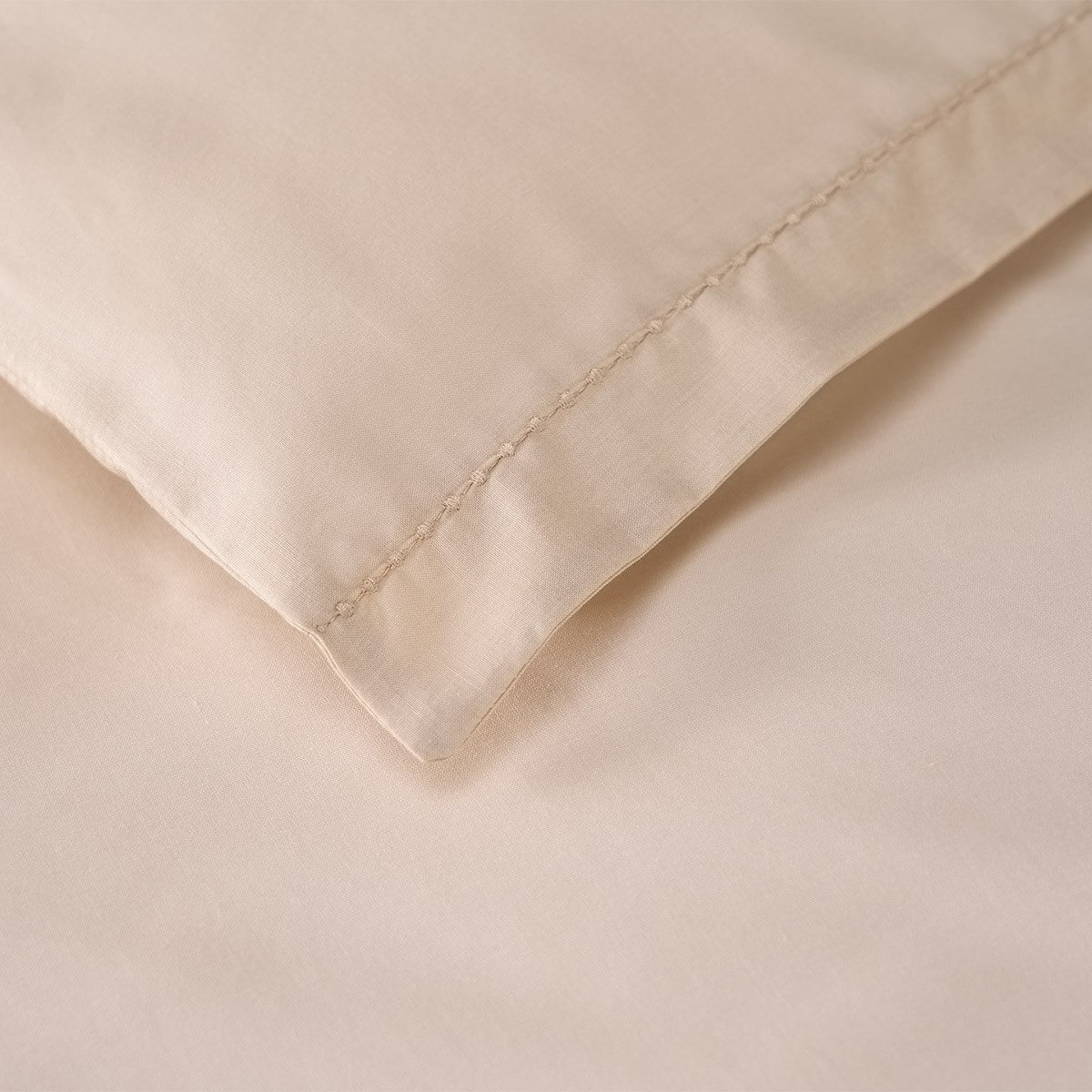 Batiste Bed Collections by Yves Delorme 6