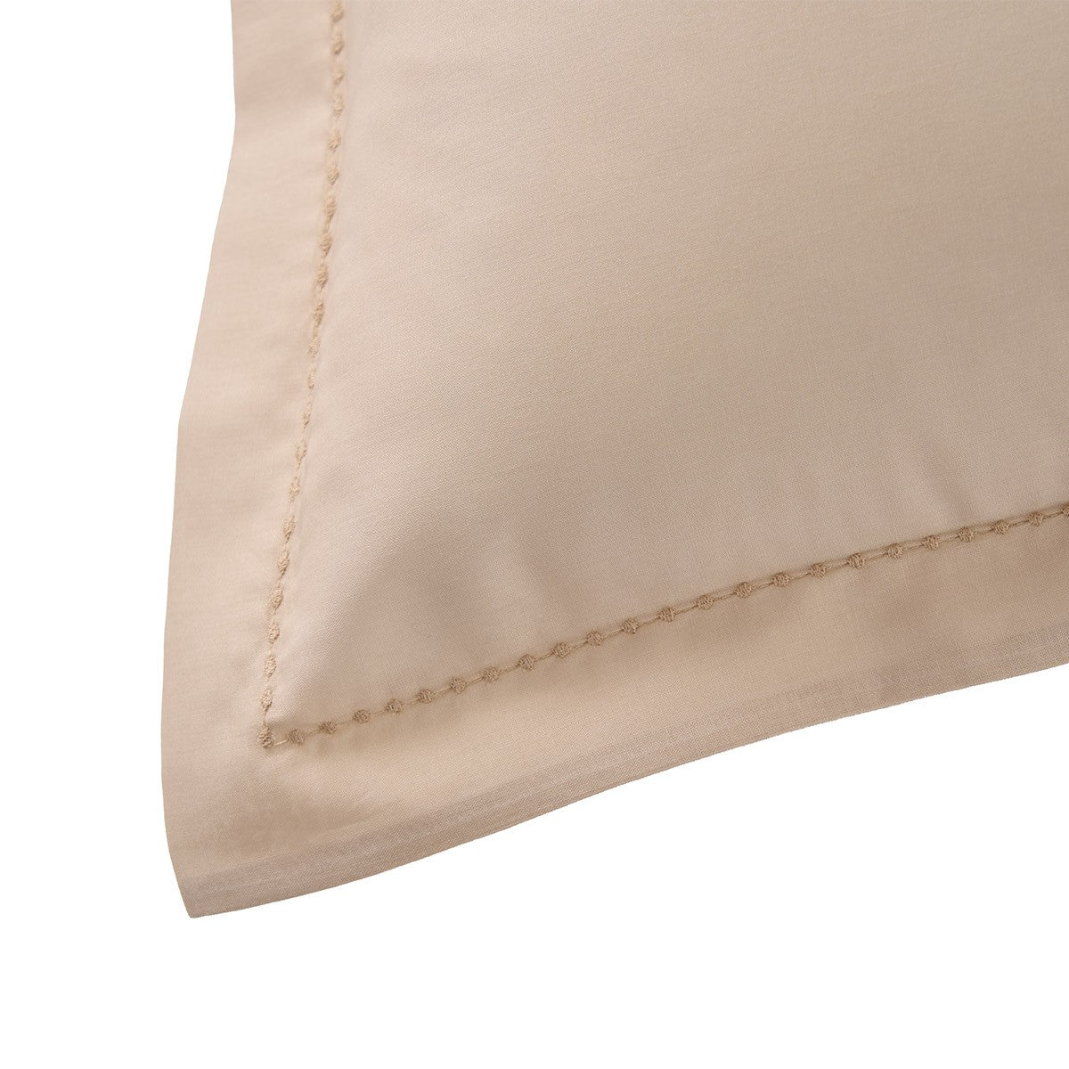 Batiste Bed Collections by Yves Delorme 62