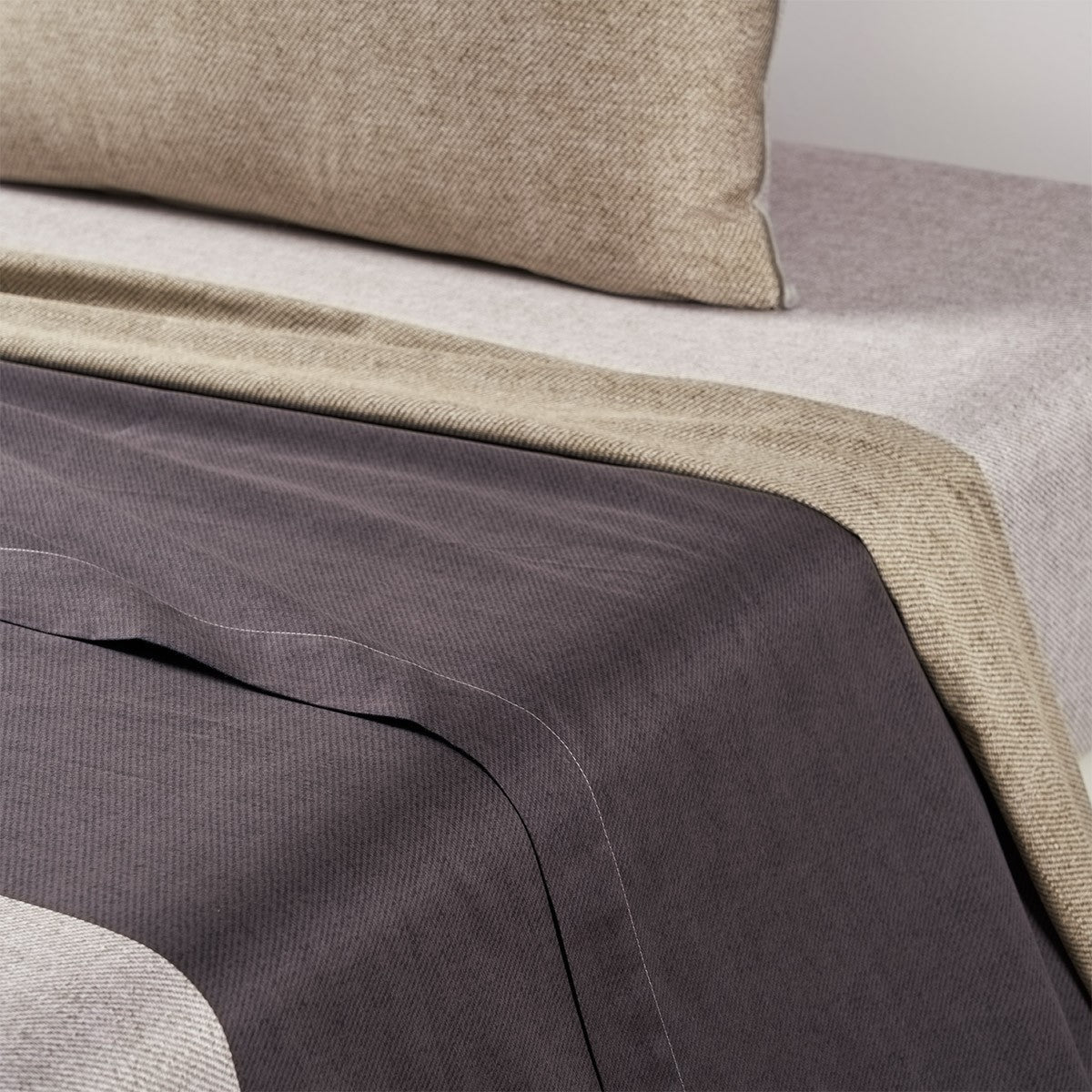 Carlow Bed Collections by Yves Delorme 7