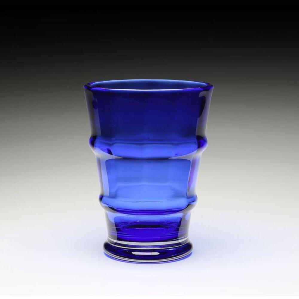 Cotswold Vase by William Yeoward 7