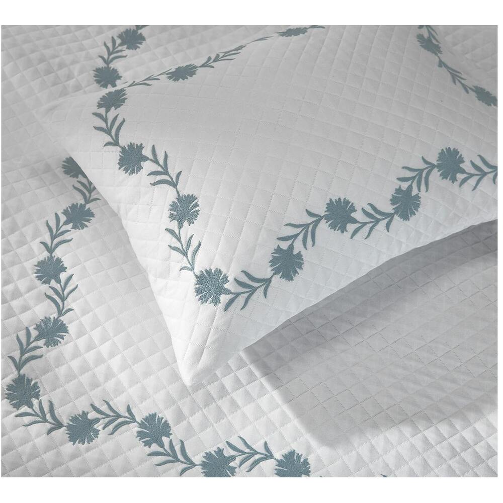 Daphne Matelasse Coverlet Hazy Blue 3