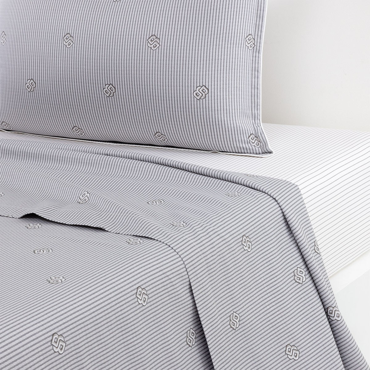 Double B Bed Collections by Yves Delorme 7