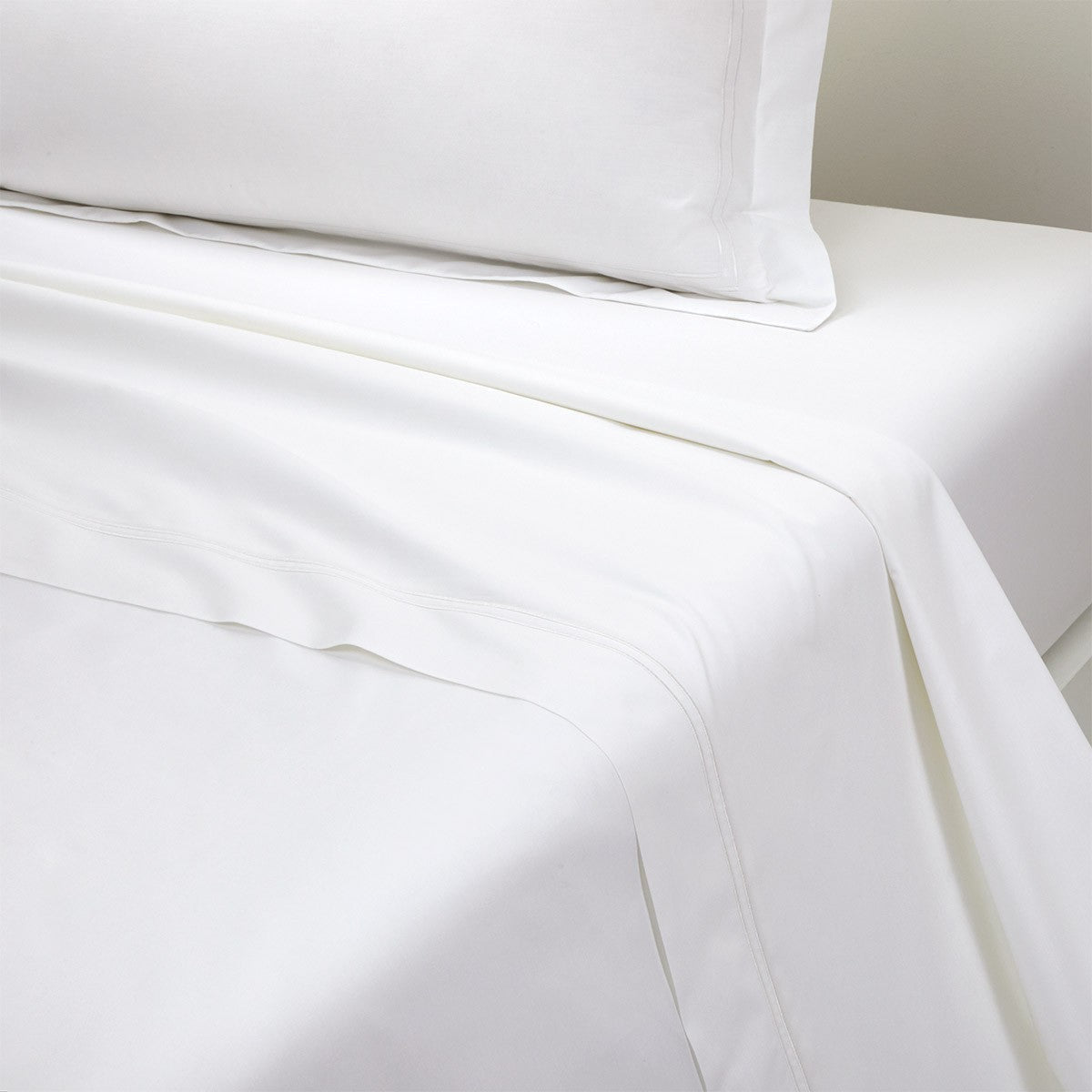 Duo Bed Collections by Yves Delorme 17
