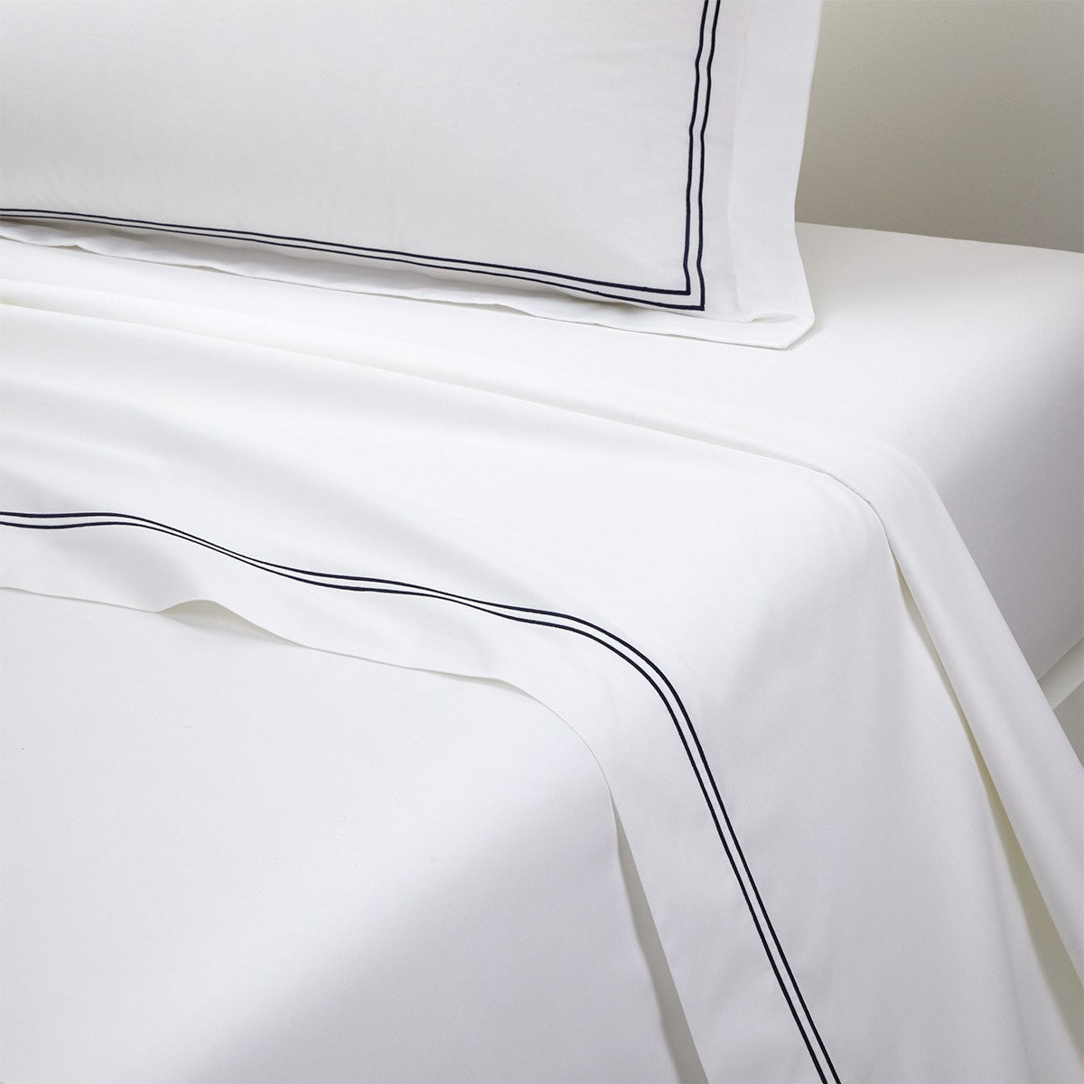 Duo Bed Collections by Yves Delorme 19