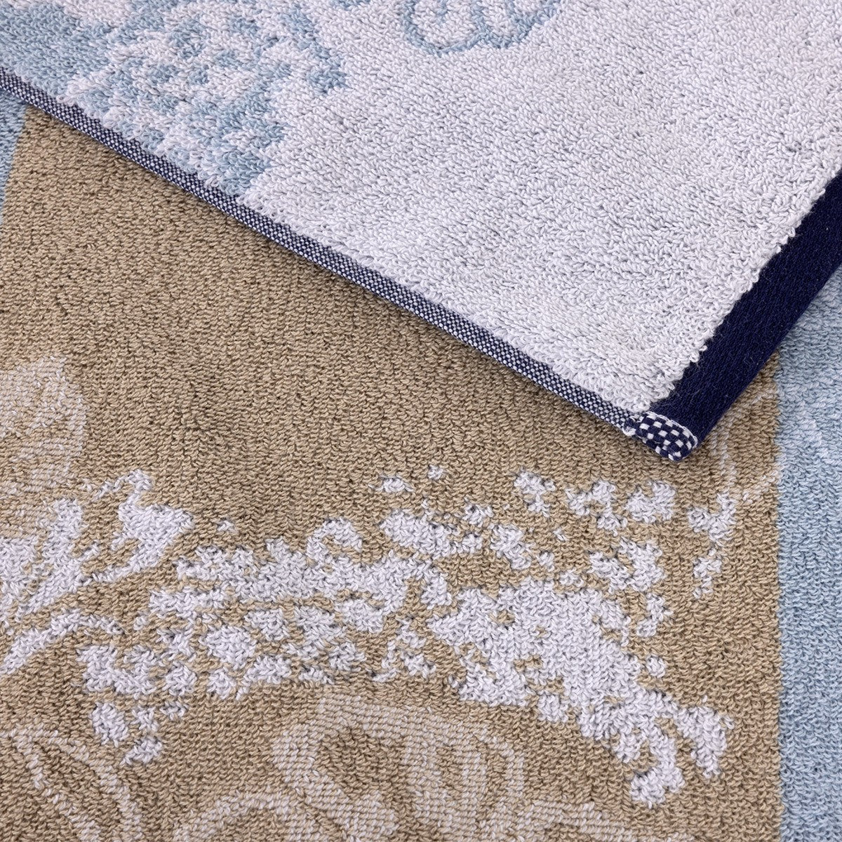 Eclipses Bath Towels by Yves Delorme 2