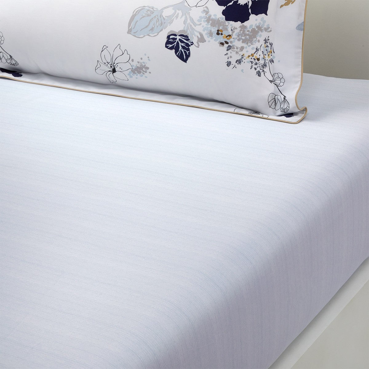 Eclipses Bed Collections by Yves Delorme 4