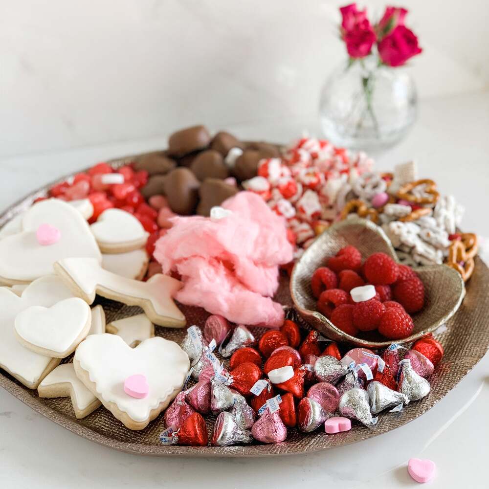 Giftables Sierra Modern Banda Heart Bowl - Gold by Beatriz Ball 2