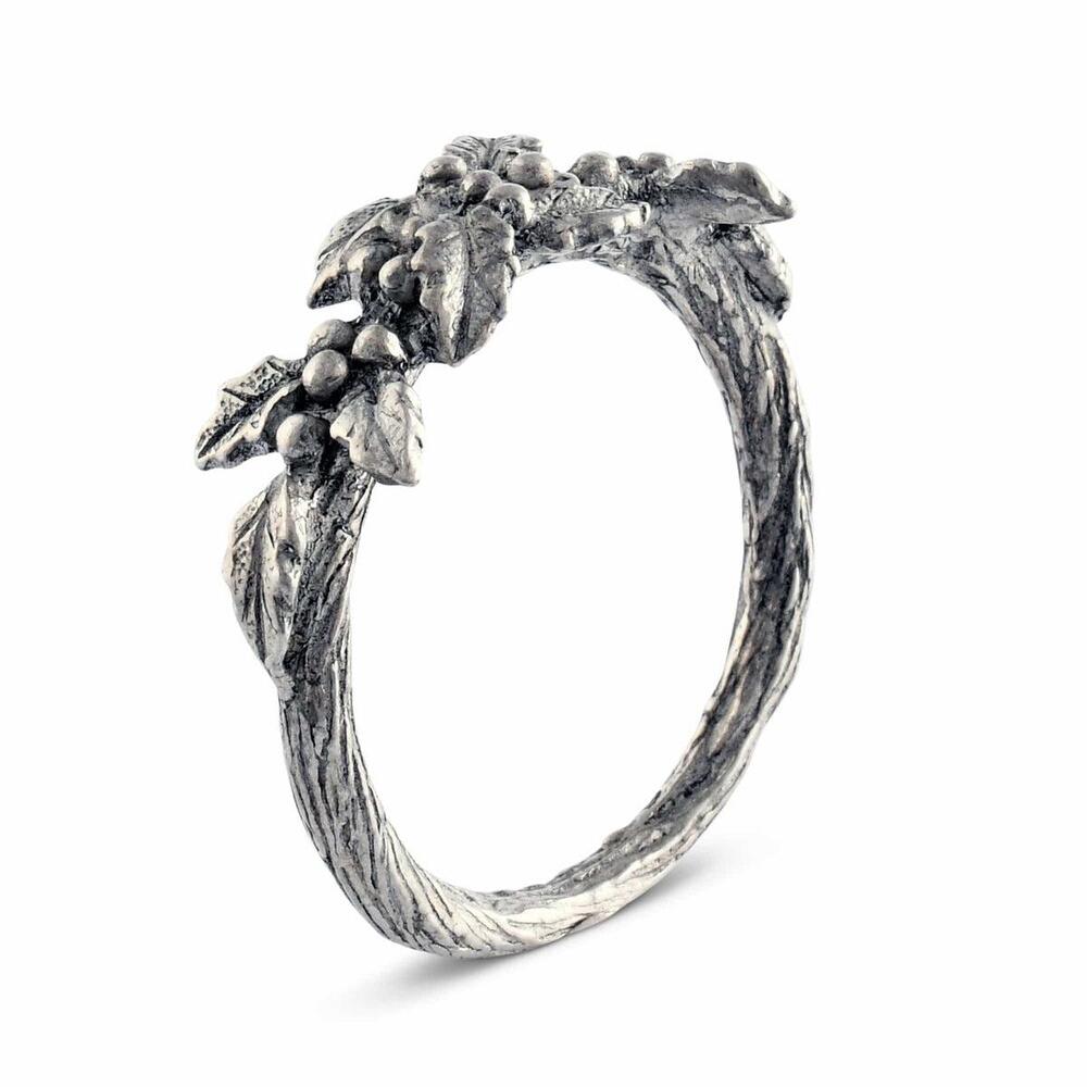 Holly Napkin Ring by Vagabond House 2