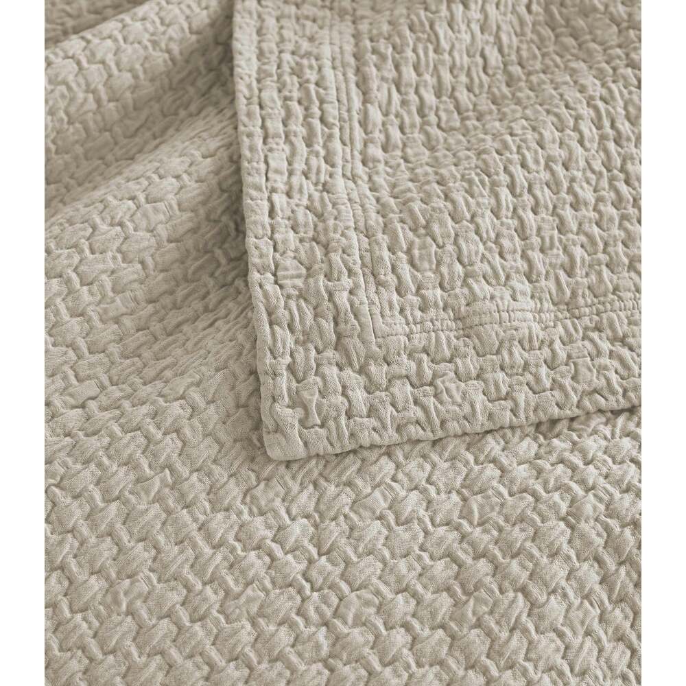 Juliet Matelasse Coverlet by Peacock Alley 4