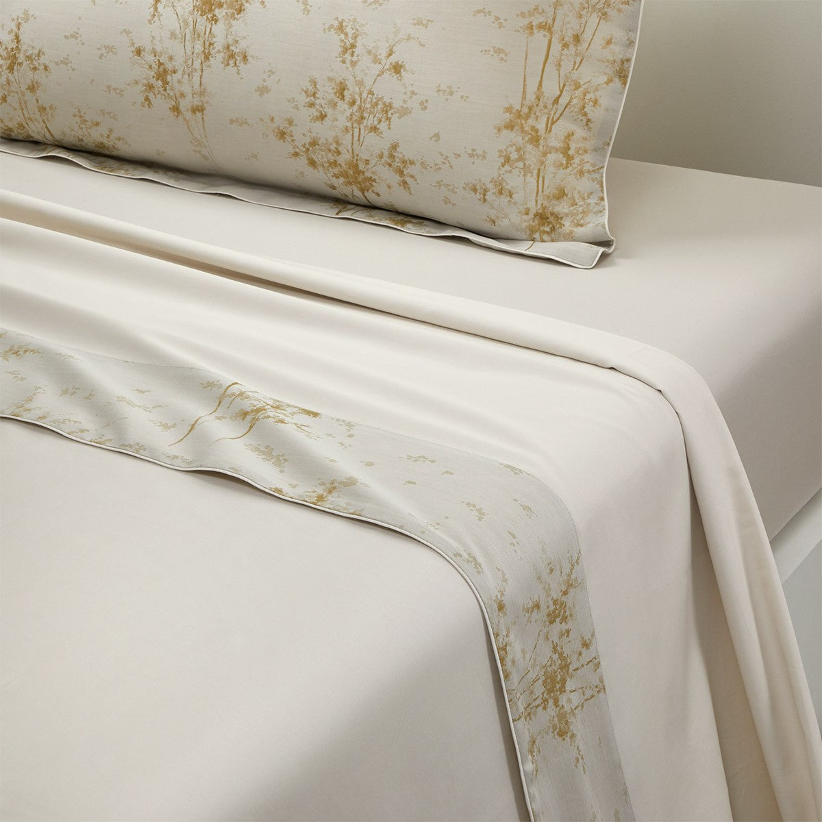 Legende Bed Collections by Yves Delorme 4