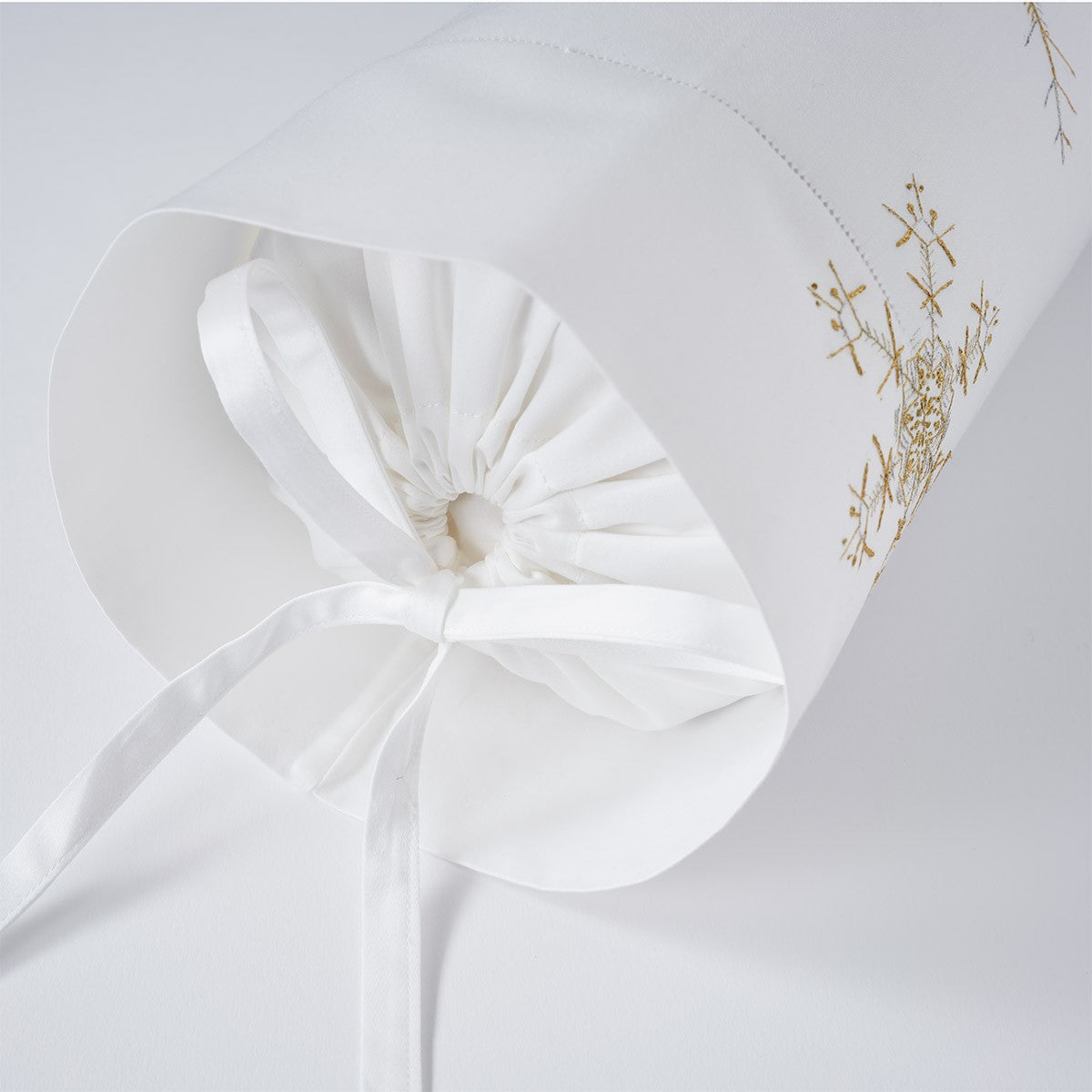 Lully Bed Collections by Yves Delorme 10