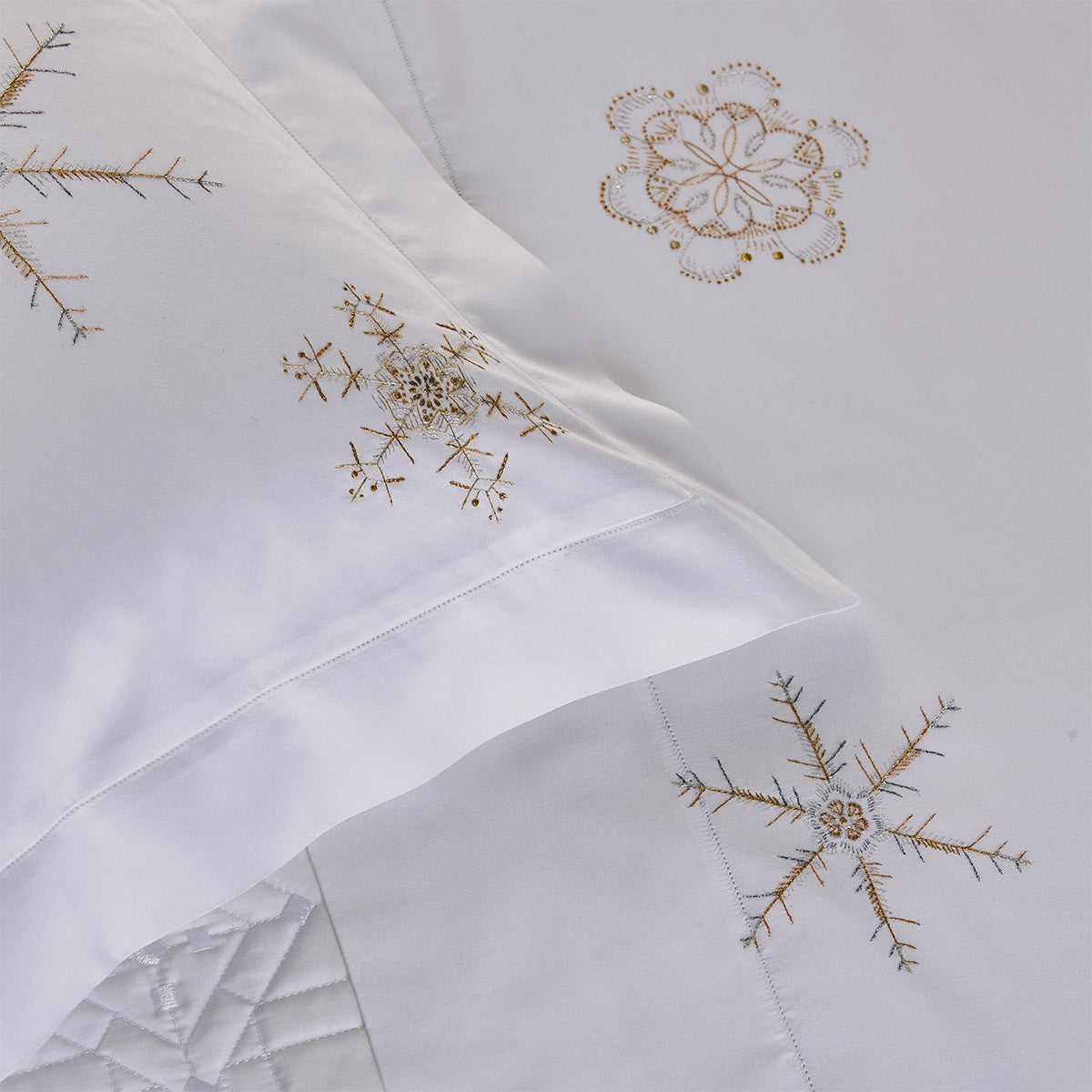 Lully Bed Collections by Yves Delorme 20