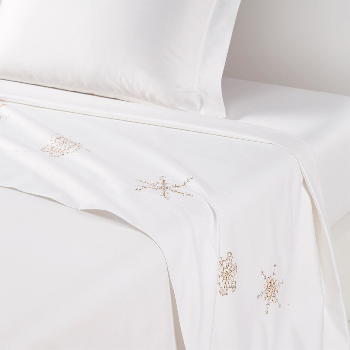 Lully Bed Collections by Yves Delorme 4