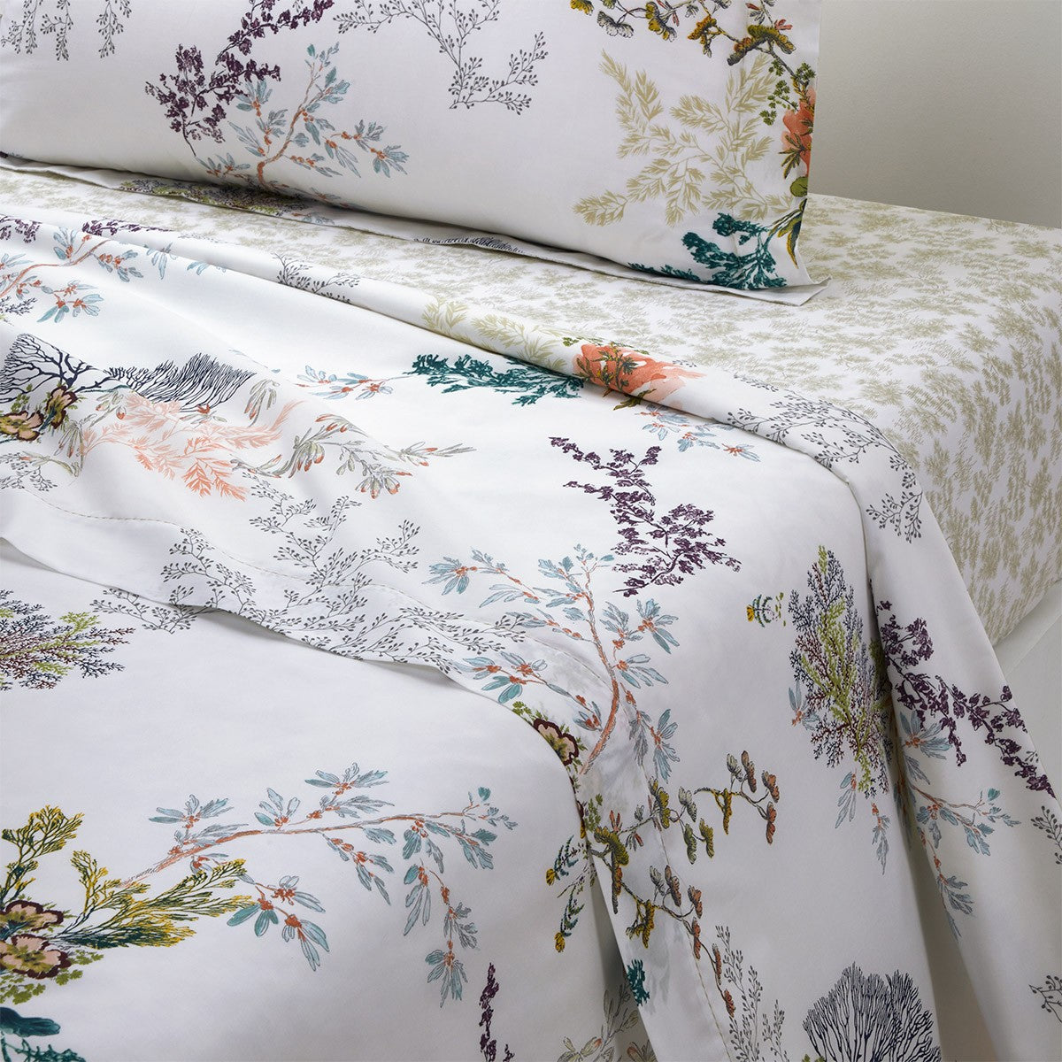 Naiades Bed Collections by Yves Delorme 6
