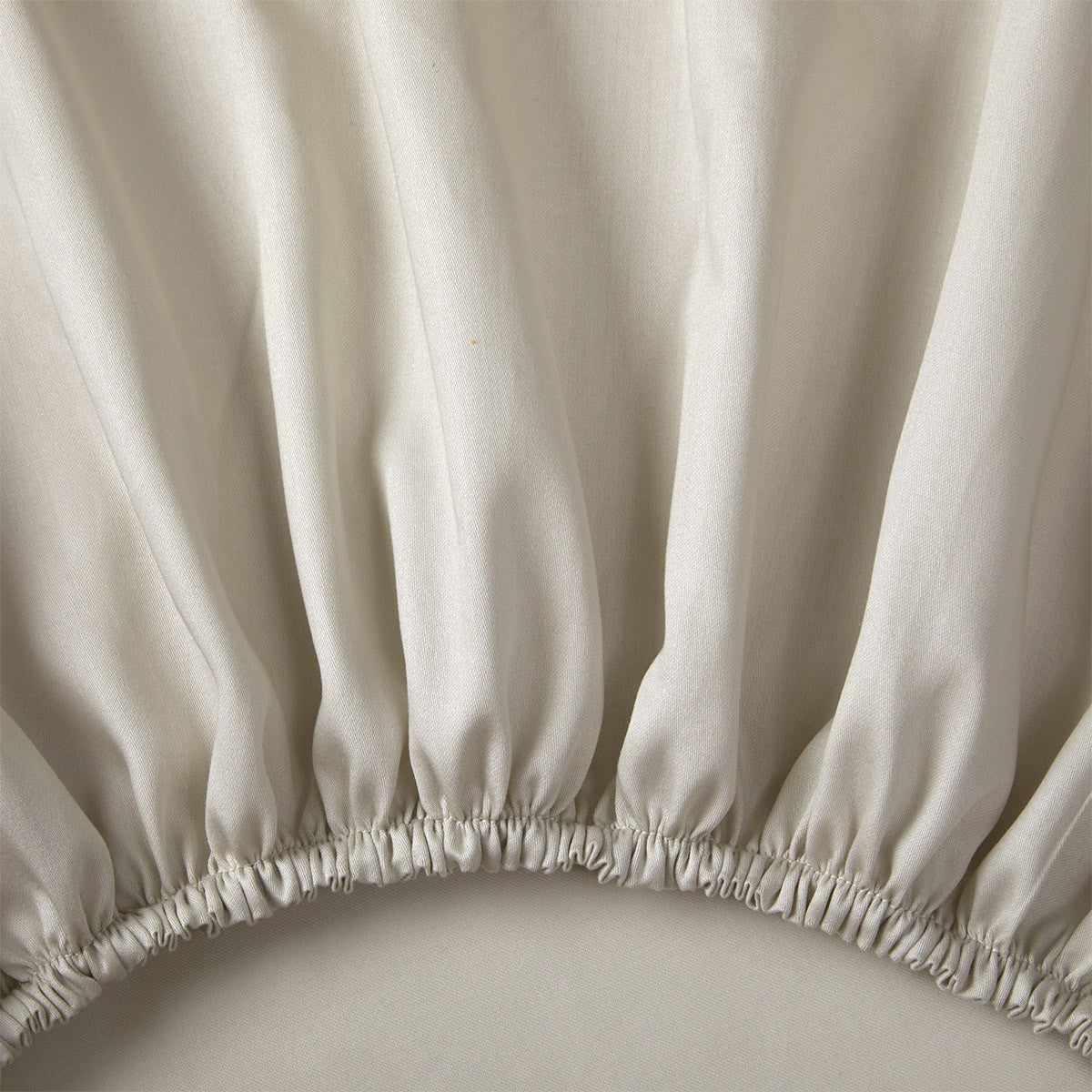 Nymphe Bed Collections by Yves Delorme 5