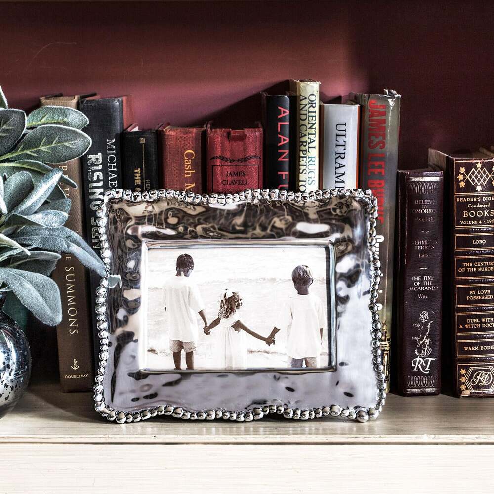 Organic Pearl Vivi 4" x 6" Frame by Beatriz Ball 1