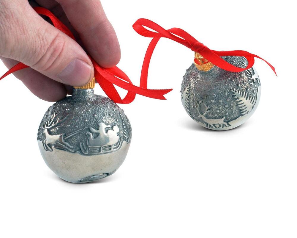 Ornament Salt and Pepper by Vagabond House 4