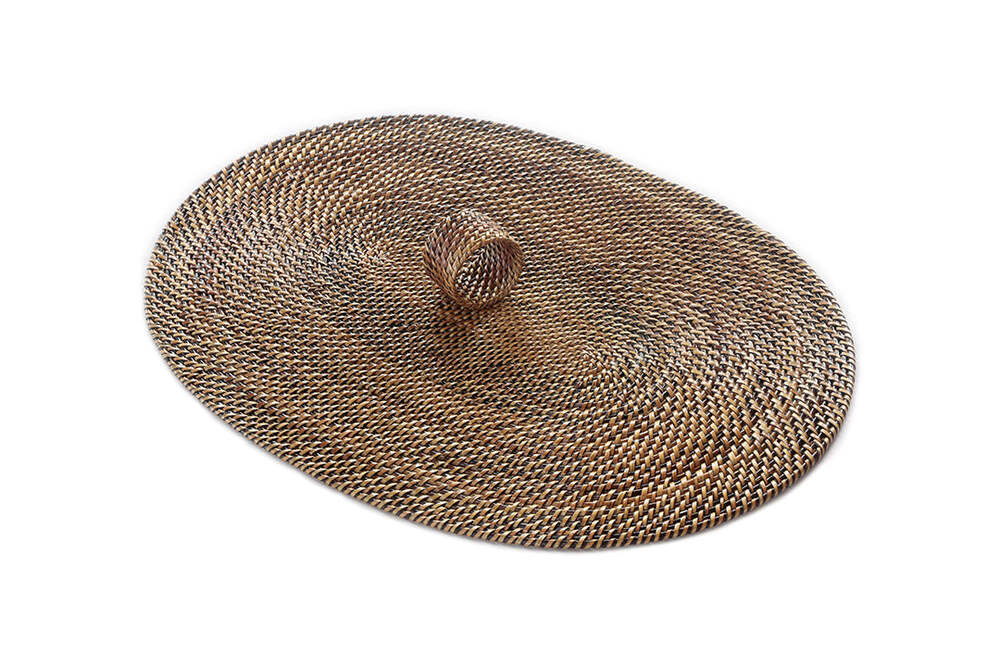 Oval Placemat with Napkin Ring - Set of 4 by Calaisio