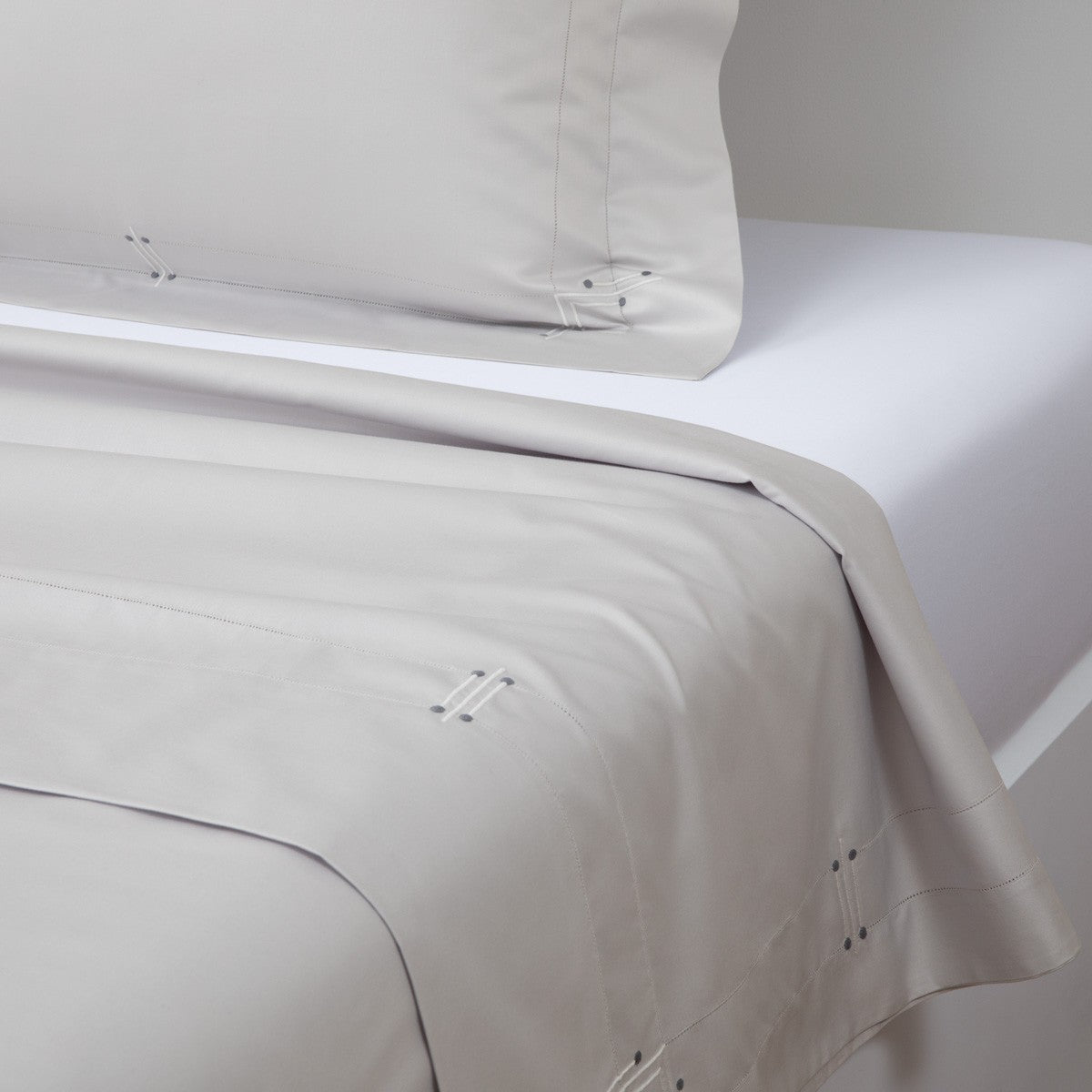 Piano Bed Collection by Yves Delorme 5