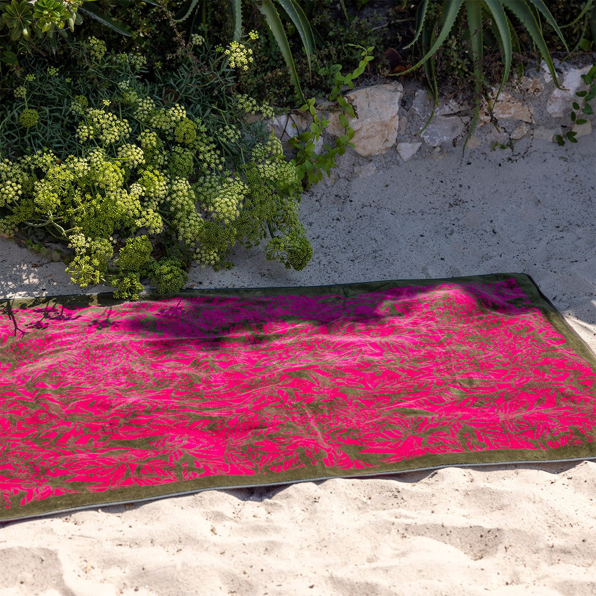 Sao Jacquard Velour Beach Towel by Yves Delorme 1