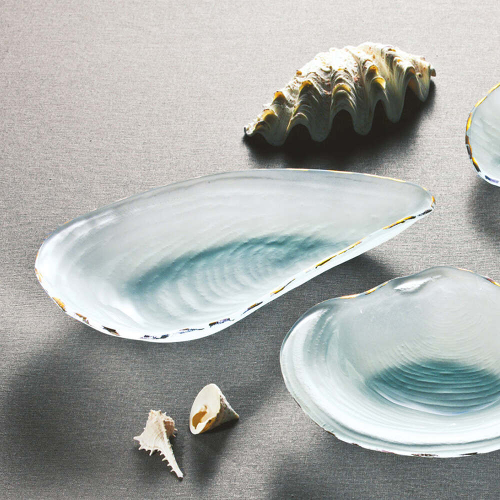 Shells Oyster by Annieglass