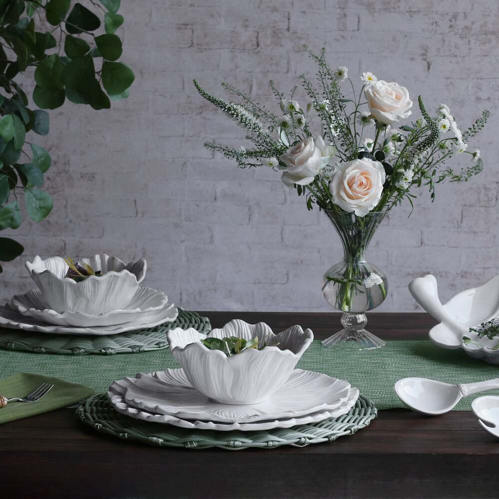 Vida Lettuce 13" Charger Set of 4 - White by Beatriz Ball 3