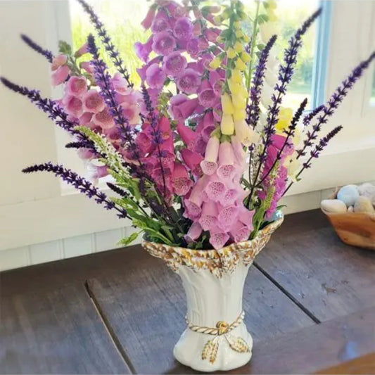 White Sheaf Vase by Mottahedeh Additional Image -1