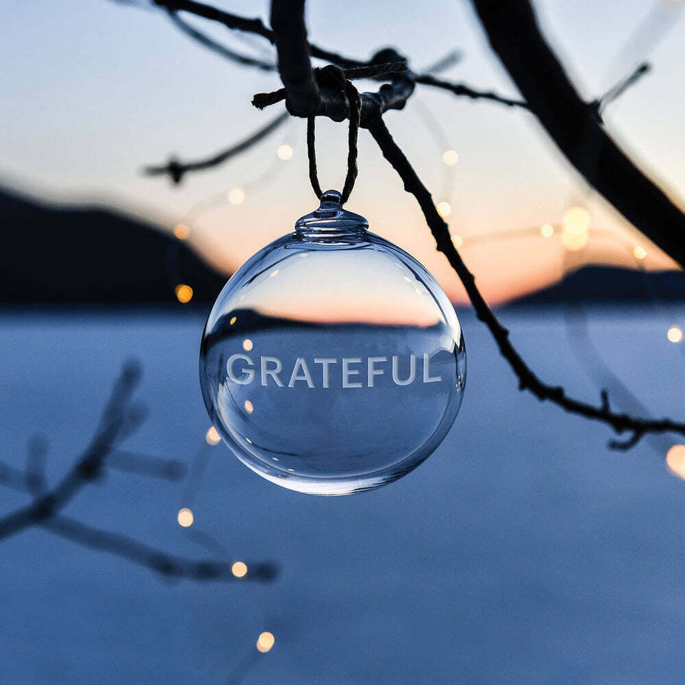 Round Ornament - GRATEFUL by Simon Pearce Additional Image-2
