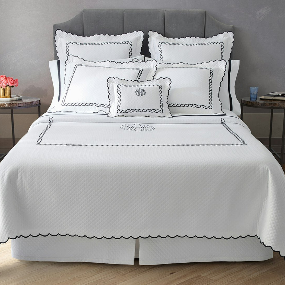 Classic Chain Scallop Matelasse Bedding