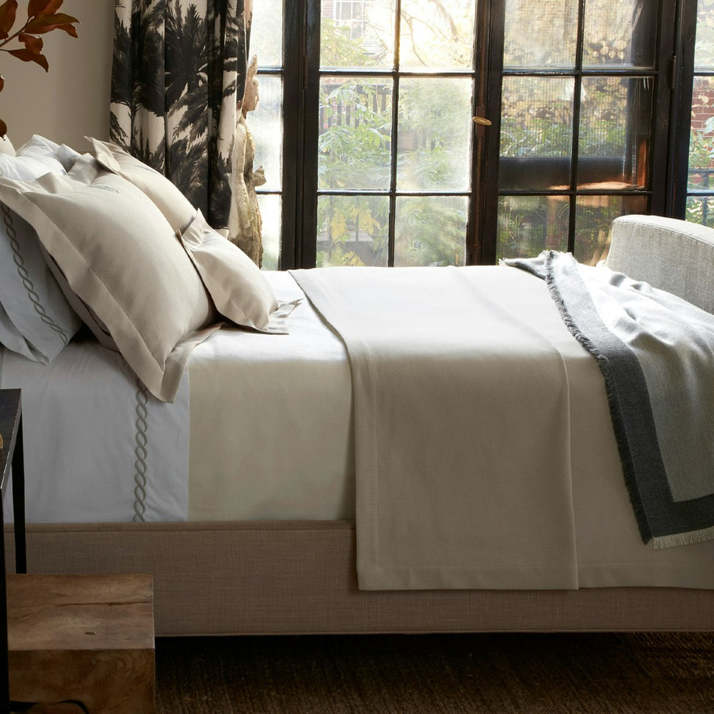 Elliot Bedding