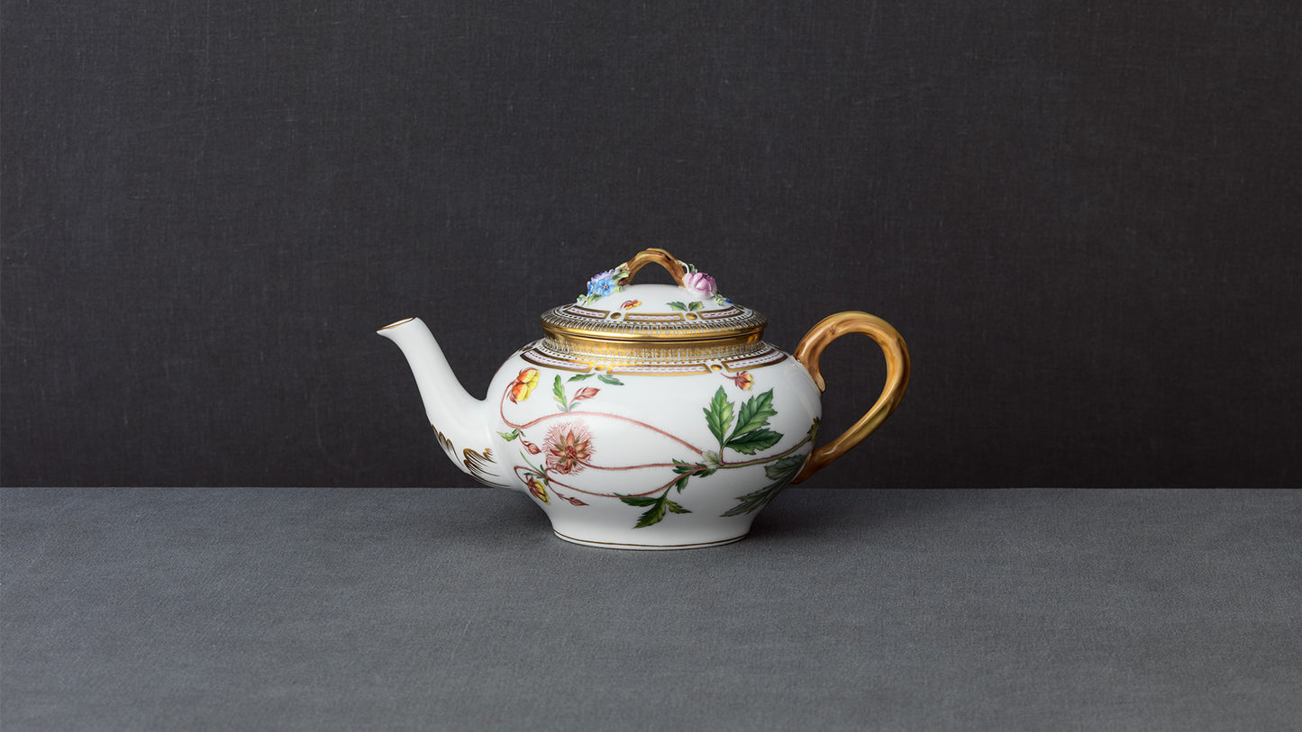 Flora Danica Teapot, 100 cl by Royal Copenhagen
