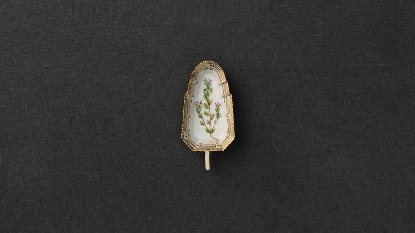Flora Danica Oblong Dish, 16 cm by Royal Copenhagen