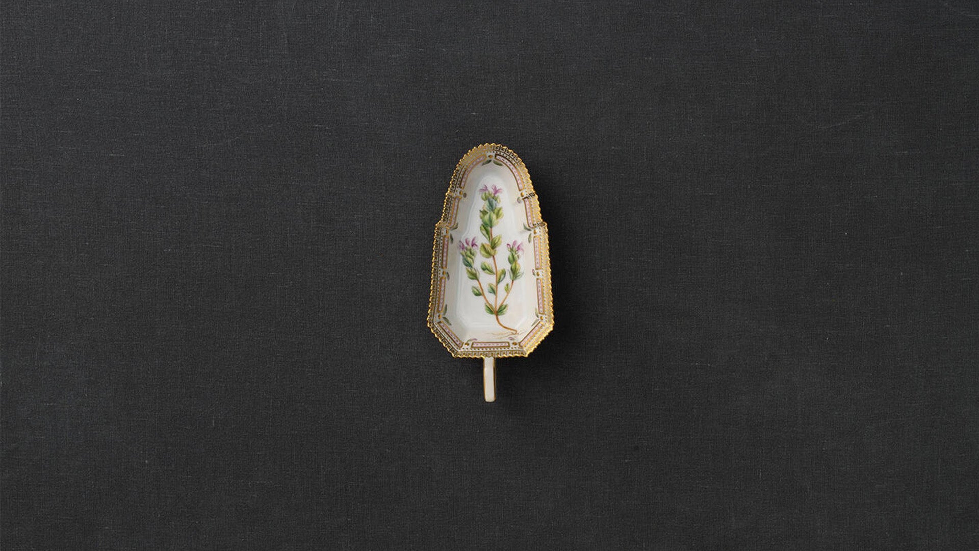 Flora Danica Oblong Dish, 16 cm by Royal Copenhagen