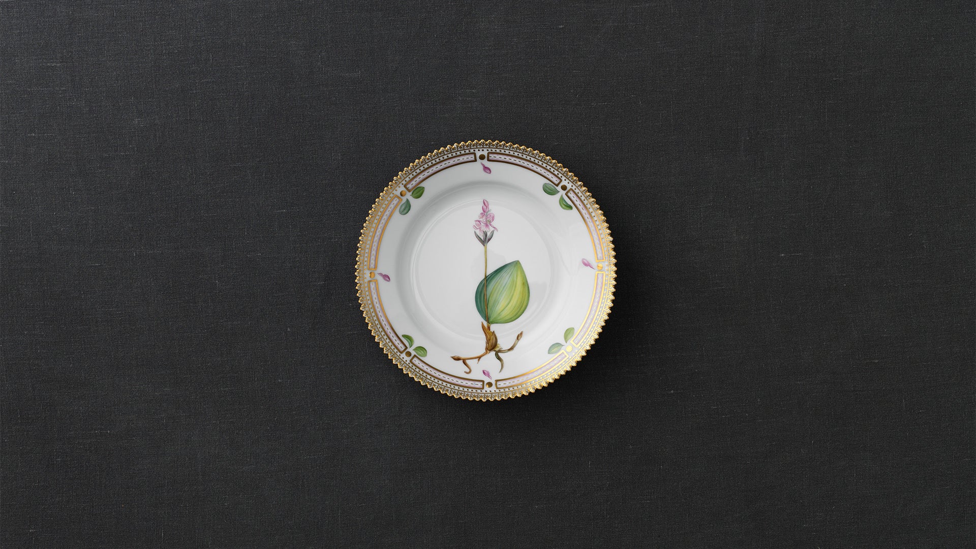 Flora Danica Plate, 17 cm by Royal Copenhagen