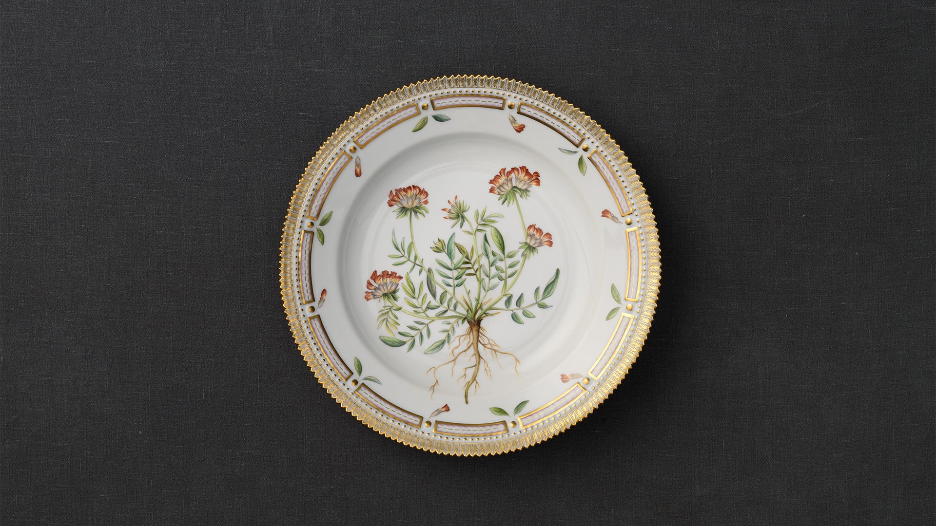 Flora Danica Dinner Plate, 25 cm by Royal Copenhagen