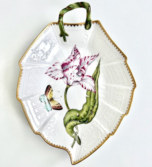 965 - Leaf Shaped Dish by Anna Weatherley