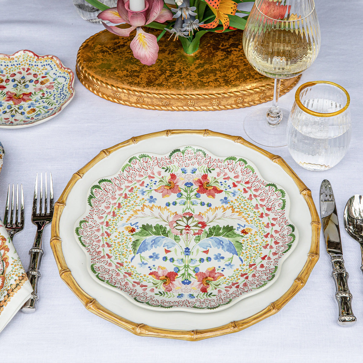 Sofia Dinner Plate by Juliska, detail view