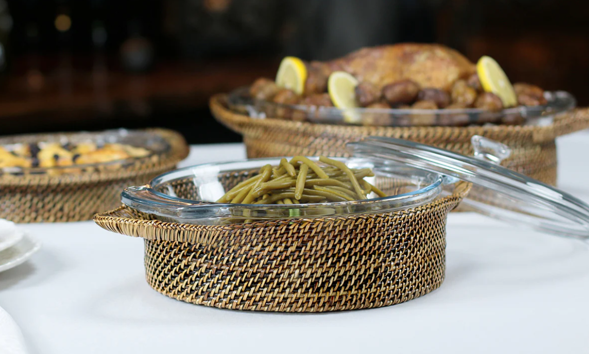 Round Covered Casserole w Lid