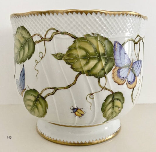 AD61 - Large Round Cachepot/Planter by Anna Weatherley