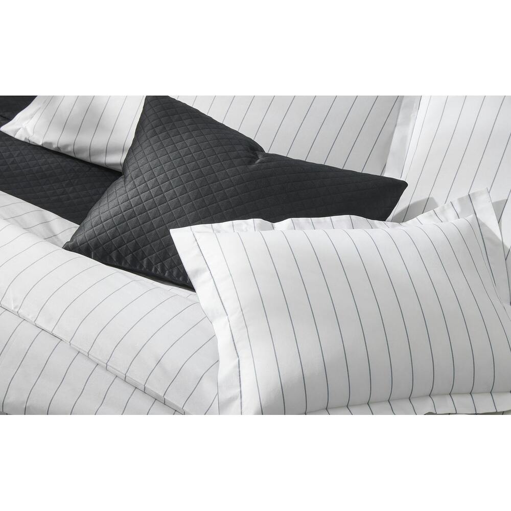 Amalfi Duvet Cover by Matouk 16
