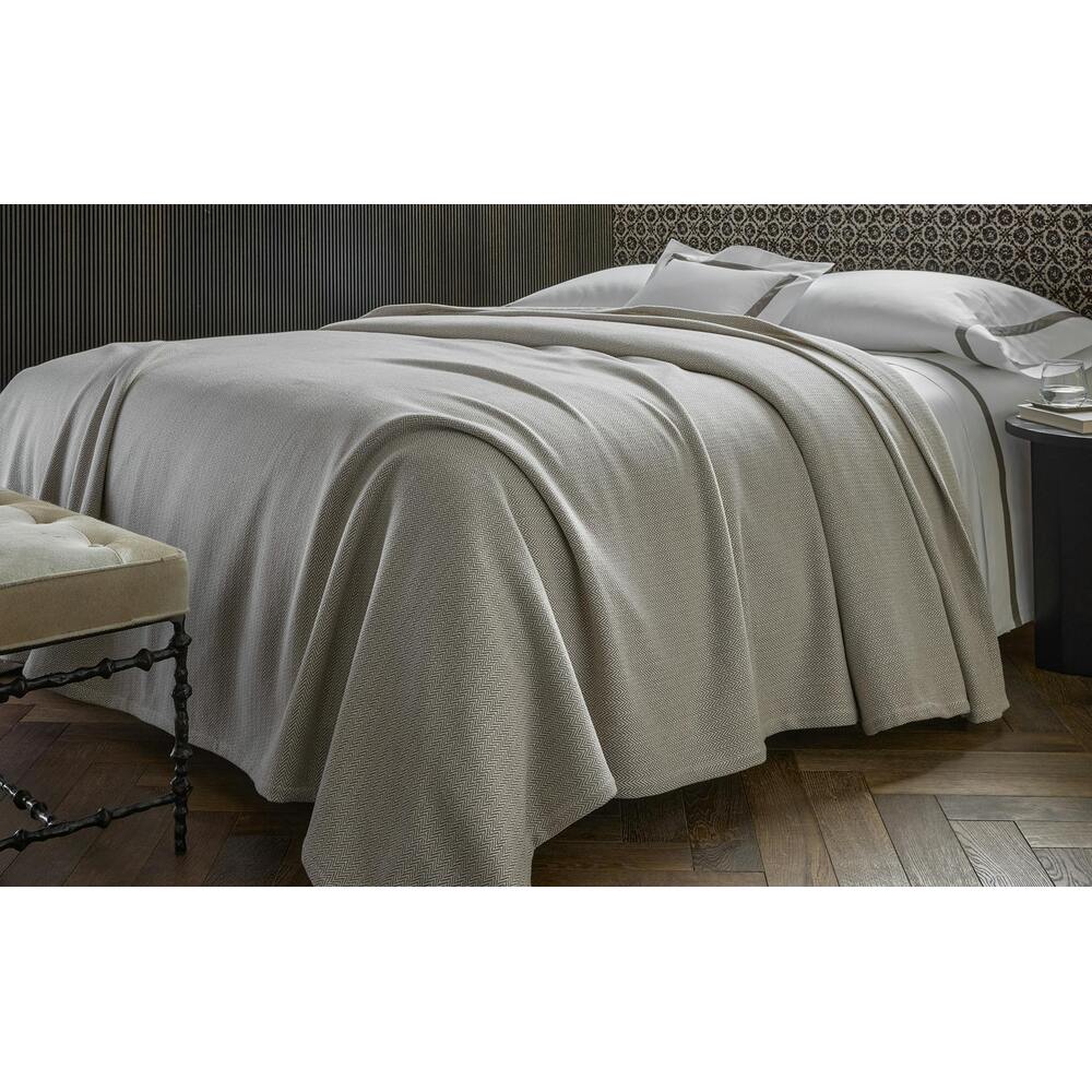 Avalon Blanket Champagne 1