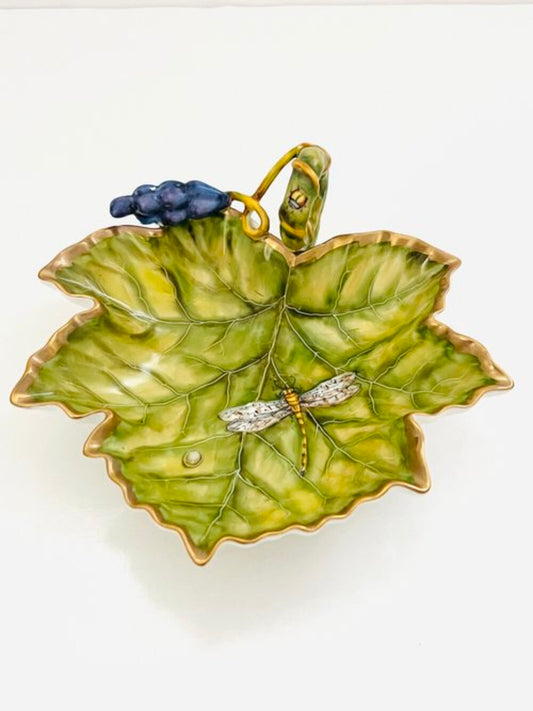 AW32 - Grape Leaf Dish by Anna Weatherley