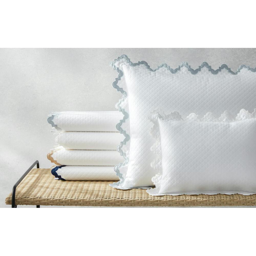 Aziza Matelasse Coverlet Champagne 2